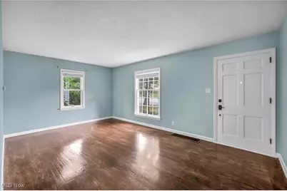 242 N Hawkins Avenue, Akron, OH 44313 - Photo 7