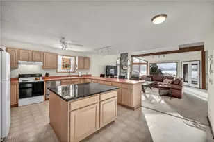 2528 Tupelo Dr, Roaming Shores, OH 44084 - Photo 9