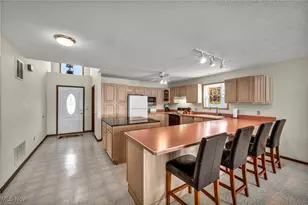 2528 Tupelo Dr, Roaming Shores, OH 44084 - Photo 7
