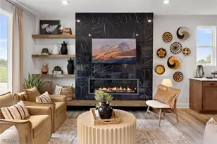 827 Colesbourne Circle, Uniontown, OH 44685 - Photo 5