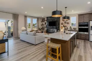 827 Colesbourne Circle, Uniontown, OH 44685 - Photo 11