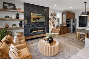 827 Colesbourne Circle, Uniontown, OH 44685 - Photo 3