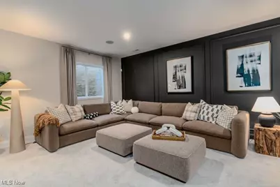 827 Colesbourne Circle, Uniontown, OH 44685 - Photo 33