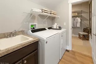 821 Colesbourne Circle, Uniontown, OH 44685 - Photo 25