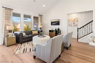 821 Colesbourne Circle, Uniontown, OH 44685 - Photo 3