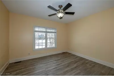 4025 Meadowvale Court, Akron, OH 44333 - Photo 27