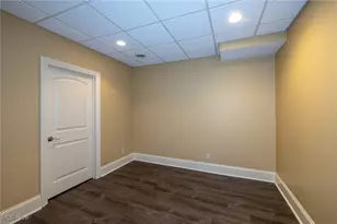 4025 Meadowvale Ct, Akron, OH 44333 - Photo 39