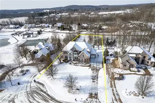 4025 Meadowvale Ct, Akron, OH 44333 - Photo 3