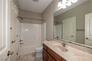 4025 Meadowvale Ct, Akron, OH 44333 - Photo 31