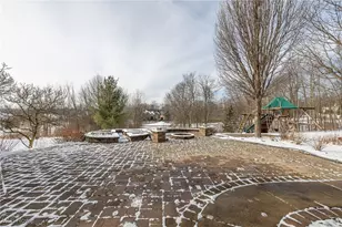 4025 Meadowvale Ct, Akron, OH 44333 - Photo 43