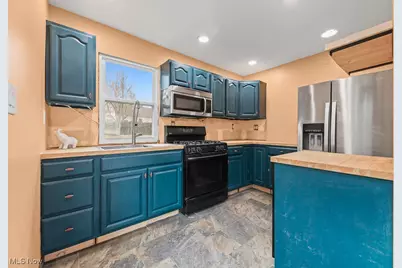 1865 9th Street SW, Akron, OH 44314 - Photo 9