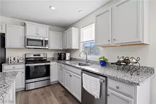 122 Eagle Cir, Amherst, OH 44001 - Photo 9