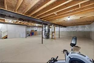 122 Eagle Cir, Amherst, OH 44001 - Photo 29