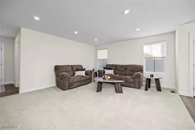 122 Eagle Circle, Amherst, OH 44001 - Photo 5