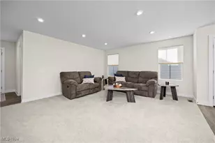 122 Eagle Cir, Amherst, OH 44001 - Photo 5