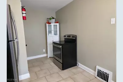 1425 Crescent Road SW, Canton, OH 44710 - Photo 5