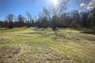 1075 Bacon Ave, East Palestine, OH 44413 - Photo 3