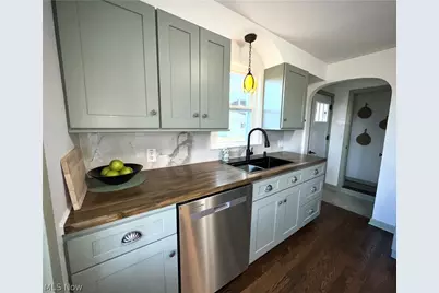 1075 Bacon Avenue, East Palestine, OH 44413 - Photo 7