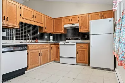 5279 Creekside Boulevard #V43, Brunswick, OH 44212 - Photo 9