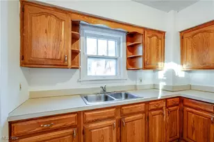1228 Murray Ave, Akron, OH 44310 - Photo 11