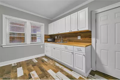 3234 Euclid Heights Boulevard #Lower, Cleveland Heights, OH 44118 - Photo 9