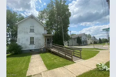 555 NW Hall Street NW, Warren, OH 44484 - Photo 1