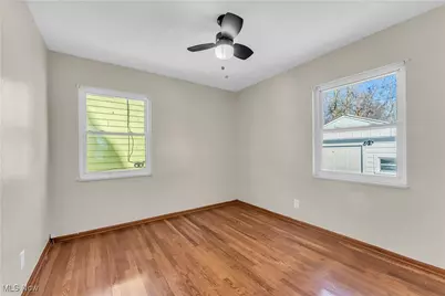 12521 Park Knoll Drive, Garfield Heights, OH 44125 - Photo 13