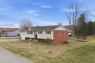 9 Oakbrook Ln, Mineral Wells, WV 26150 - Photo 35
