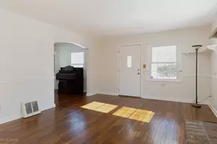 1612 Oakwood Ave, Akron, OH 44301 - Photo 13