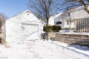 1612 Oakwood Ave, Akron, OH 44301 - Photo 23