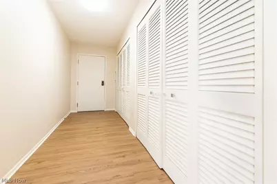 2112 Acacia Park Drive #209, Lyndhurst, OH 44124 - Photo 13