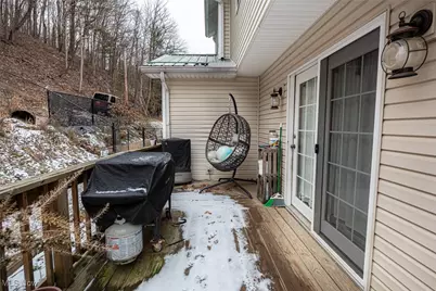 828 Green Drive, Coshocton, OH 43812 - Photo 7