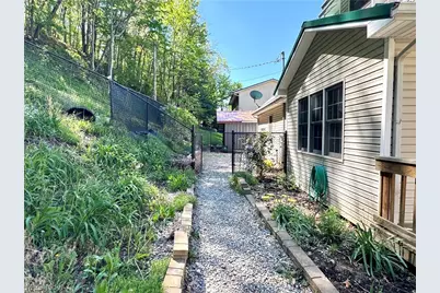 828 Green Drive, Coshocton, OH 43812 - Photo 7