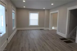 410 W Oak St, Orrville, OH 44667 - Photo 3