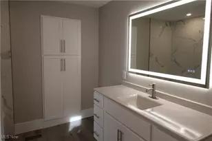 410 W Oak St, Orrville, OH 44667 - Photo 11