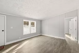 6809 Sumner Rd, Ravenna, OH 44266 - Photo 5