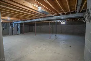 4662 Helmsworth Dr NE, Canton, OH 44714 - Photo 31