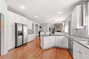 9685 Campton Ridge Dr, Chardon, OH 44024 - Photo 7