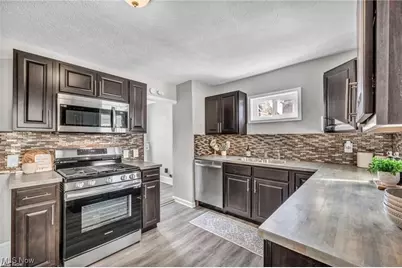 1566 Winchester Avenue, Oakwood, OH 44107 - Photo 3