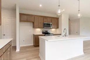 3639 Great Windsor Ln, Uniontown, OH 44685 - Photo 11