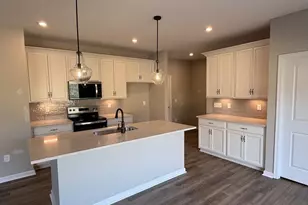 3639 Great Windsor Ln, Uniontown, OH 44685 - Photo 5