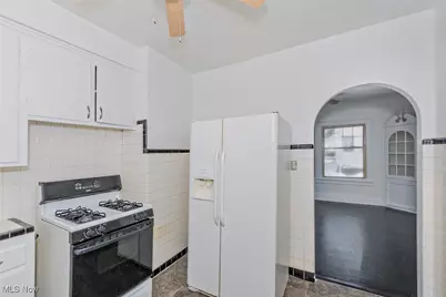 2819 E Derbyshire Road, Cleveland Heights, OH 44118 - Photo 11