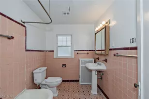 2819 E Derbyshire Rd, Cleveland Heights, OH 44118 - Photo 13