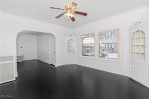 2819 E Derbyshire Rd, Cleveland Heights, OH 44118 - Photo 9