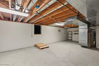 1340 Village Drive, Akron, OH 44313 - Photo 33