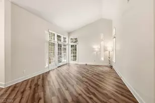 1340 Village Dr, Akron, OH 44313 - Photo 7