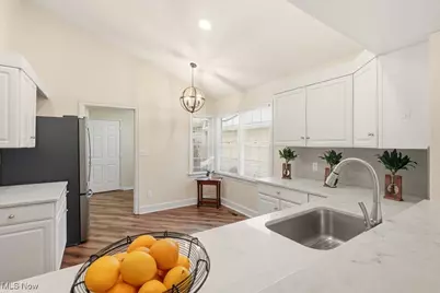 1340 Village Drive, Akron, OH 44313 - Photo 15