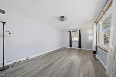 502 E Woodsdale Avenue, Akron, OH 44301 - Photo 3