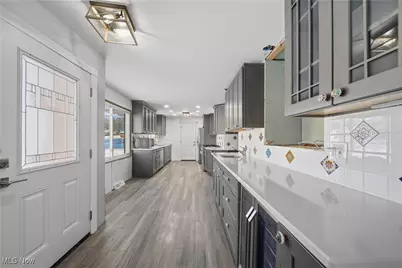 502 E Woodsdale Avenue, Akron, OH 44301 - Photo 9