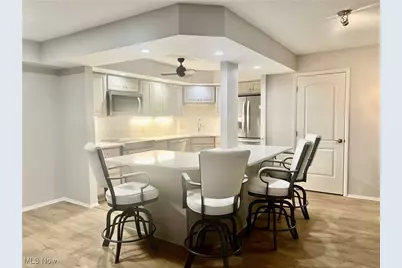 12550 Lake Avenue #904, Oakwood, OH 44107 - Photo 7